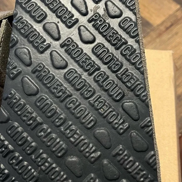 Project Cloud Suede Buckle Clogs - Picture 5 of 8